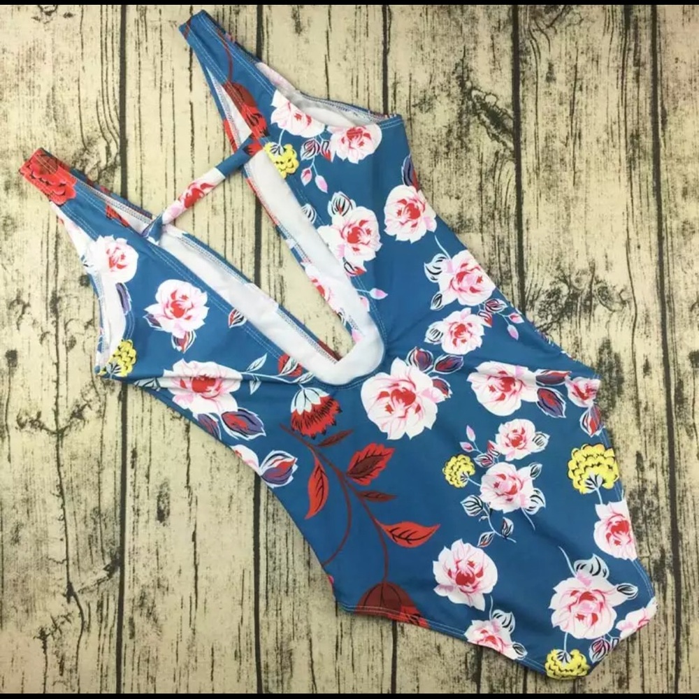 🏝Sexy Deep Plunge Floral One Piece Monokini🏝 - Picture 3 of 4